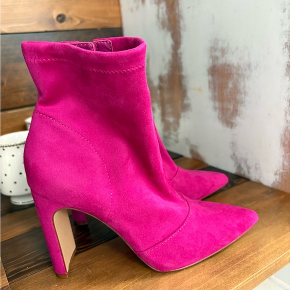 Jessica Simpson Vibrant Pink Heeled Boots - Picture 1 of 6